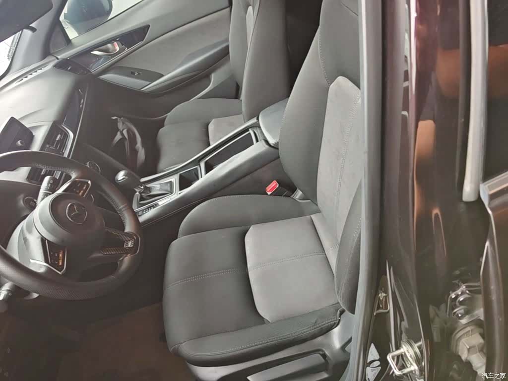 Mazda CX-4, 2021 15