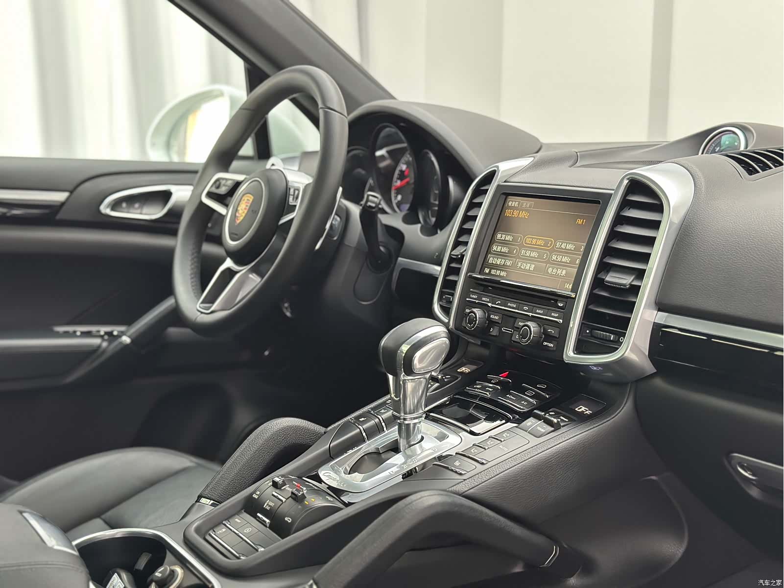 Porsche Cayenne, 2015 38