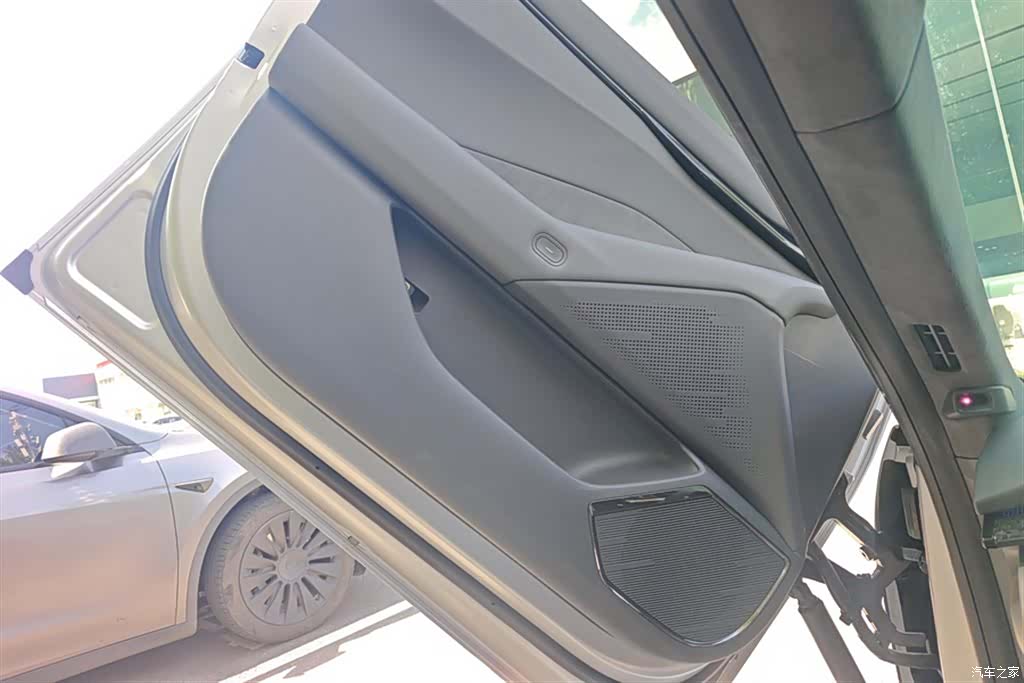 Xpeng P7, 2025 7