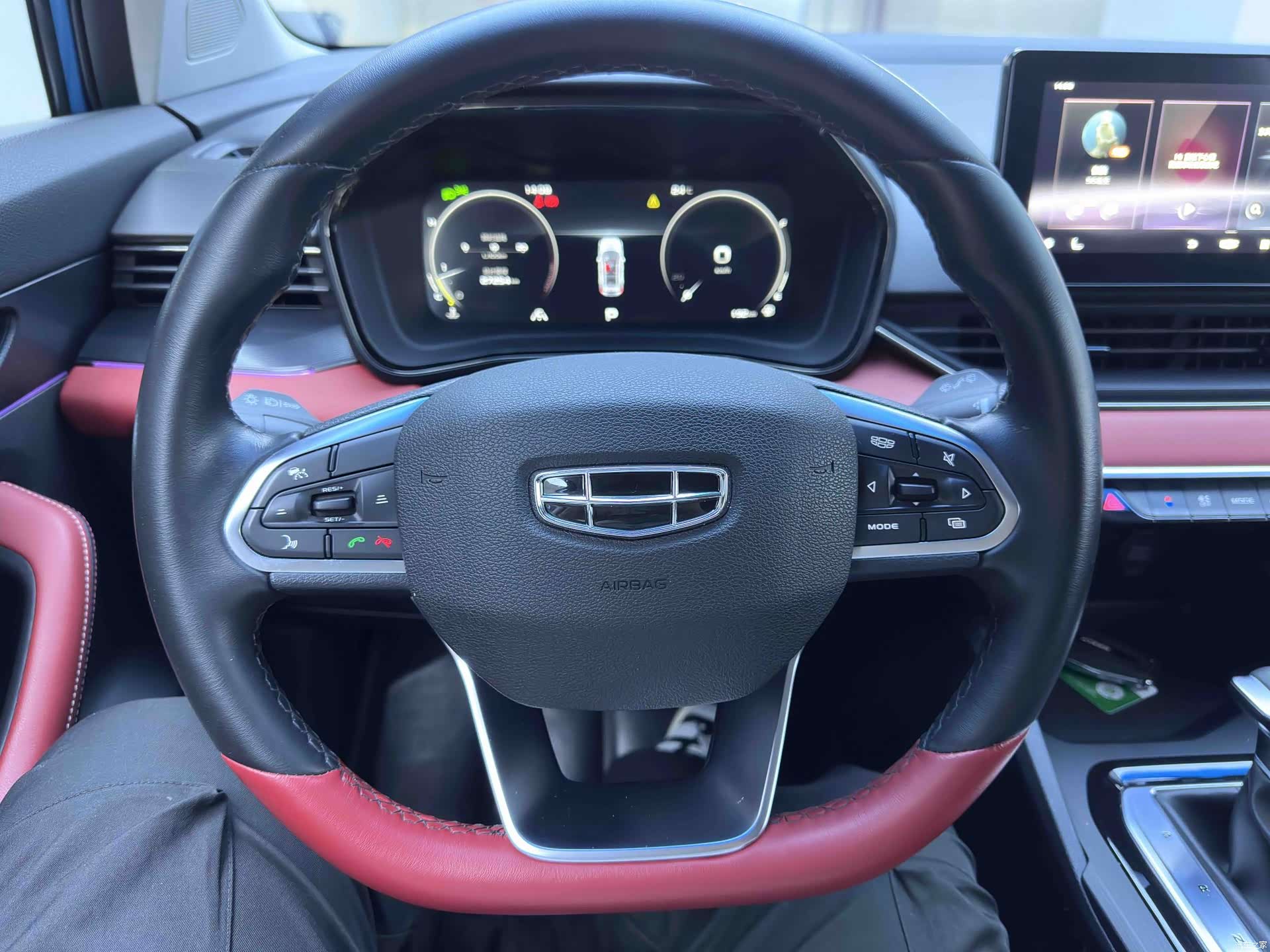 Geely Emgrand, 2022 13
