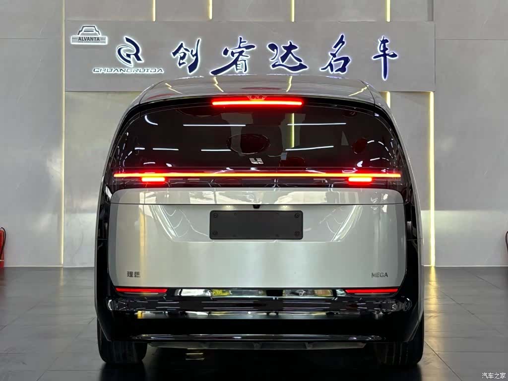 Li Auto MEGA, 2025 3