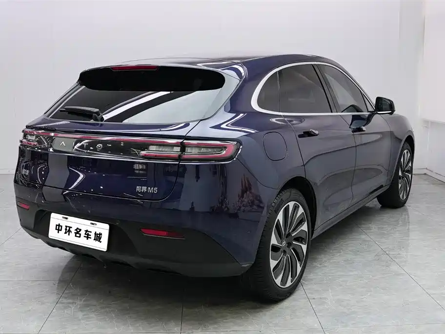 AITO Ask the world M5