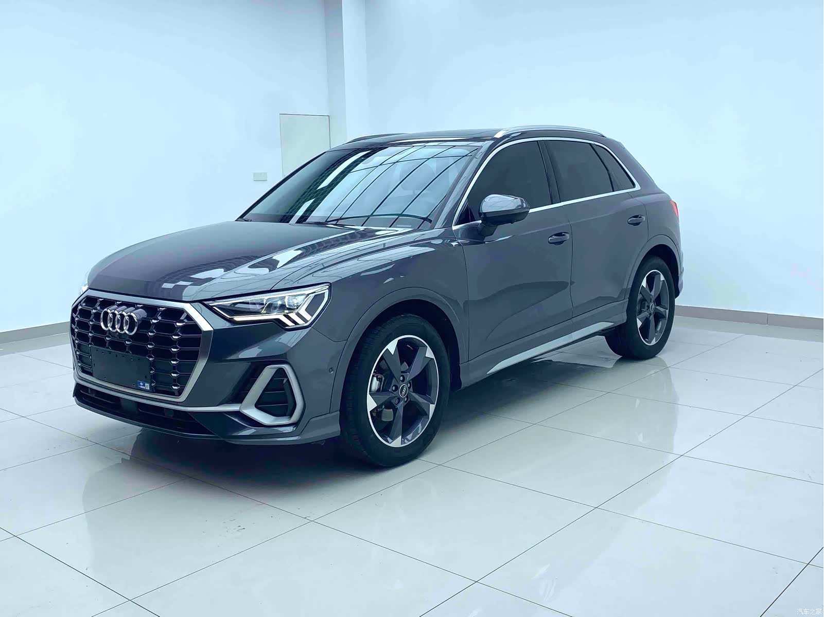 Audi Q3, 2022 1