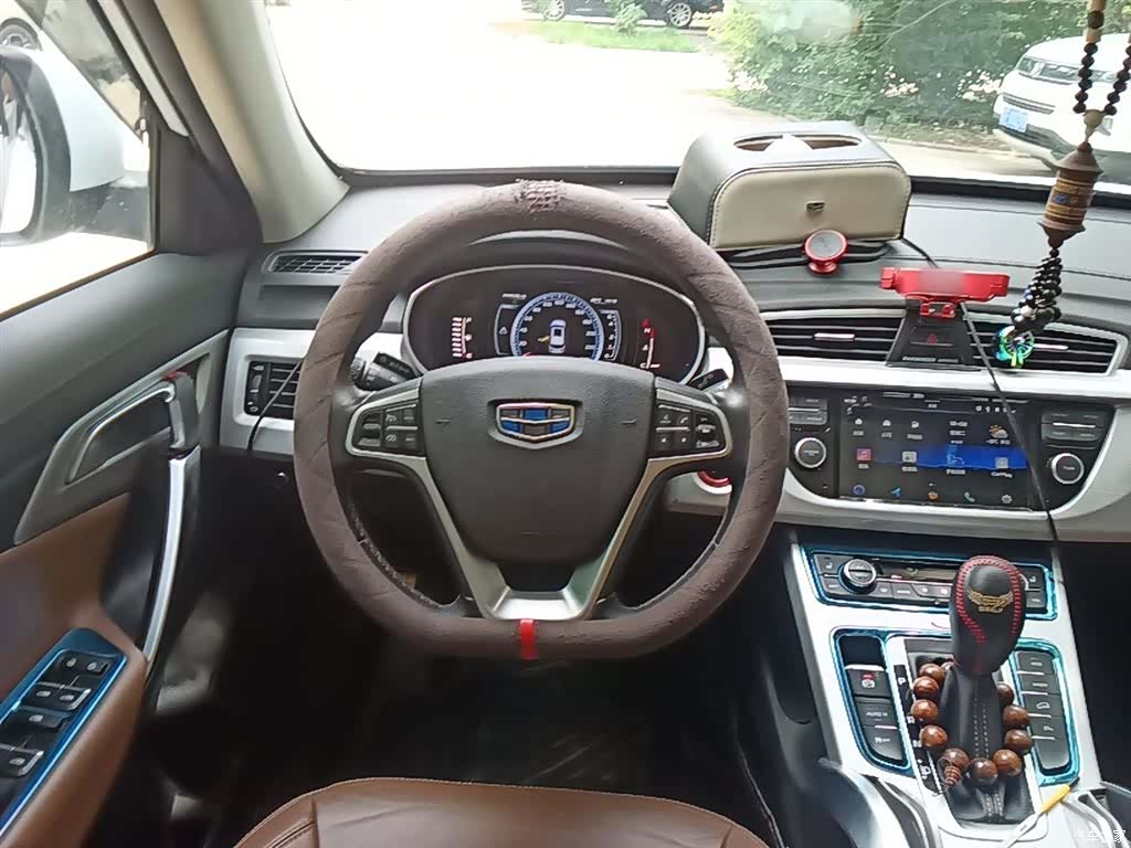 Geely Boyue, 2017 11