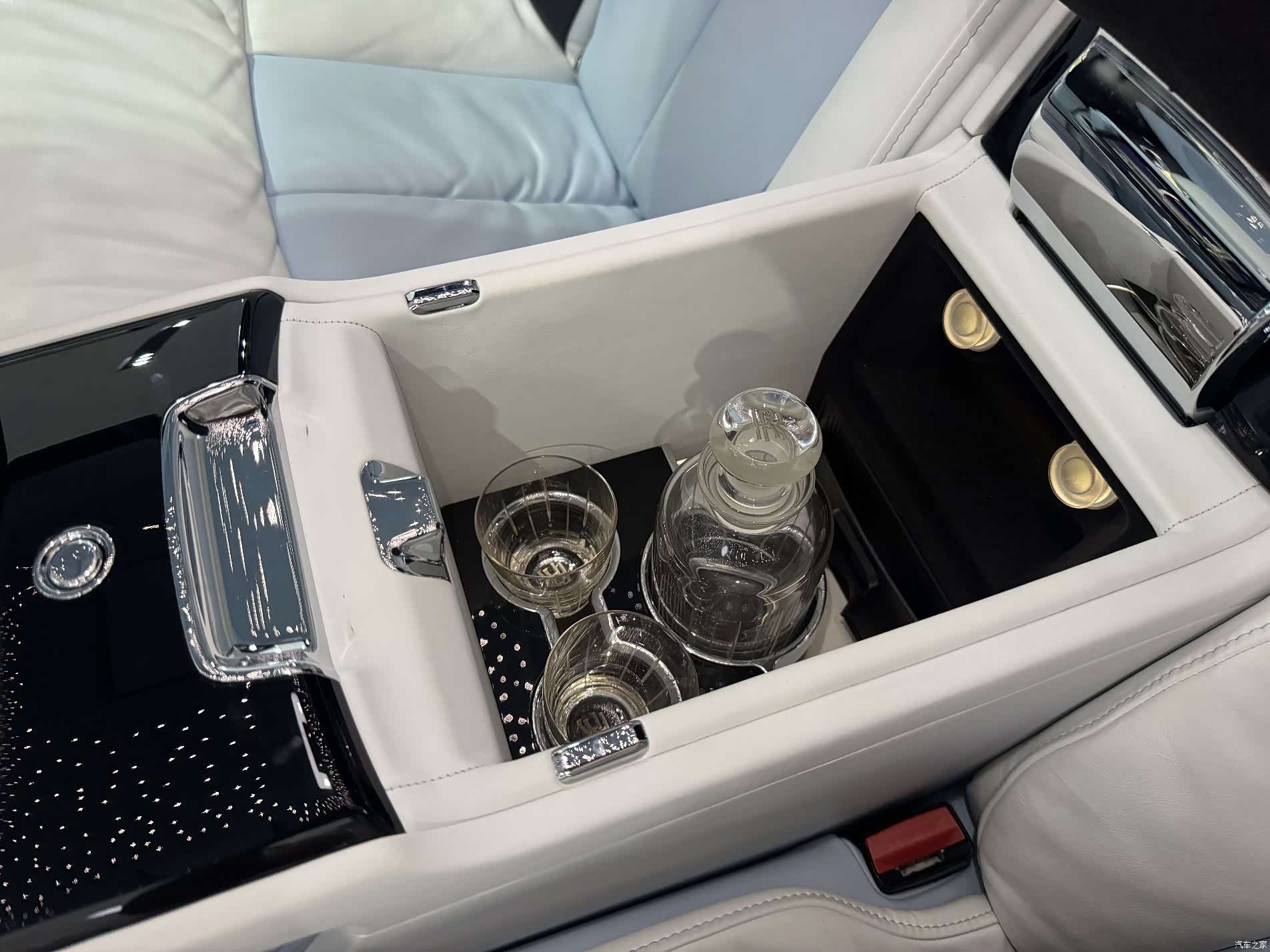 Rolls-Royce Phantom, 2021 17