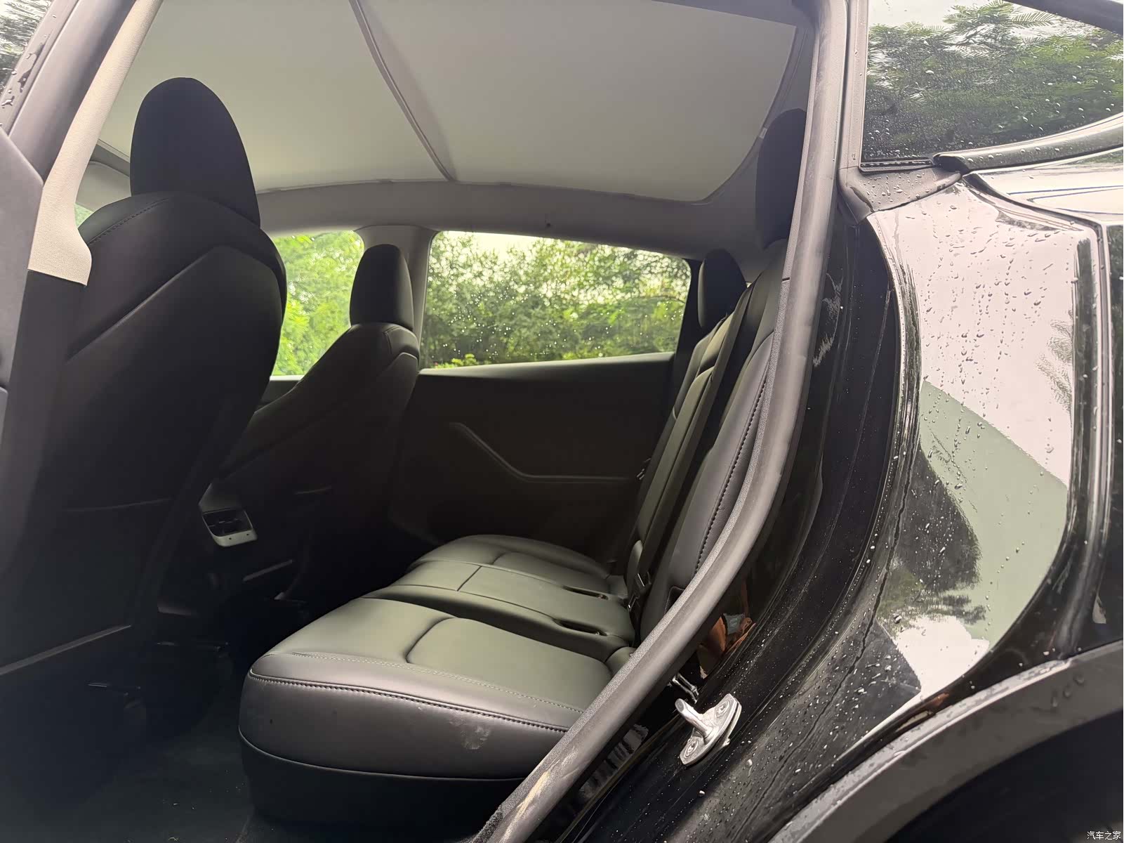 Tesla Model Y, 2024 7