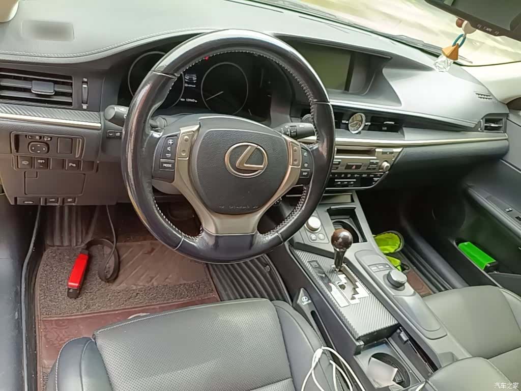 Lexus ES, 2015 10