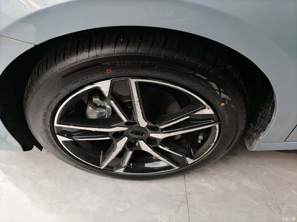 Geely Binray, 2026 25