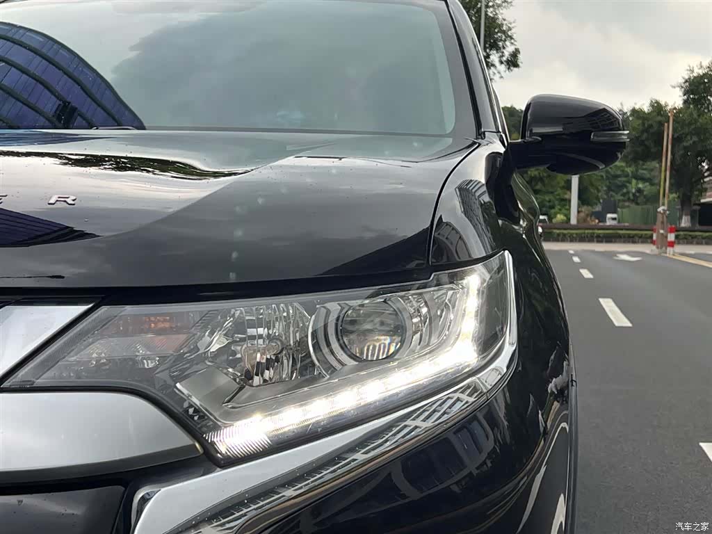 Mitsubishi Outlander, 2019 27