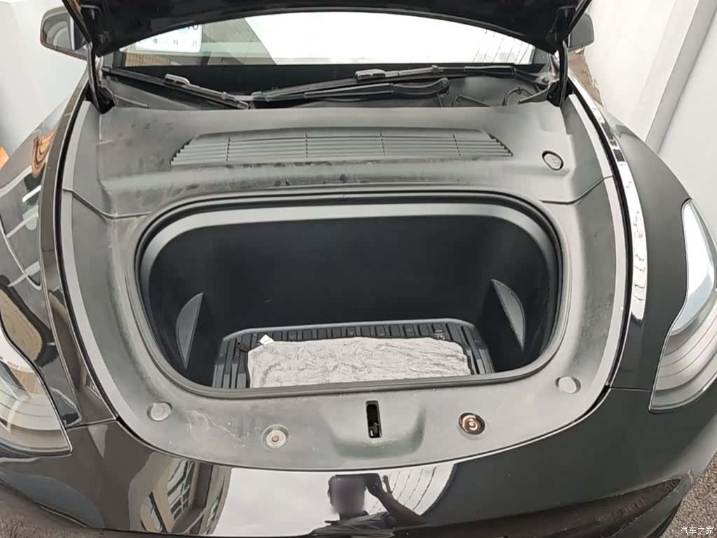 Tesla Model Y, 2022 20