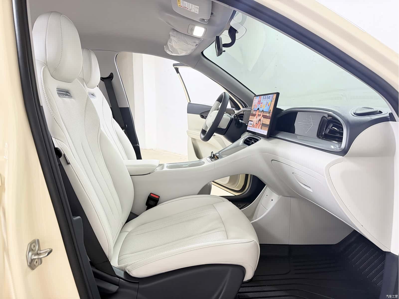 Geely Xingyuan, 2025 8