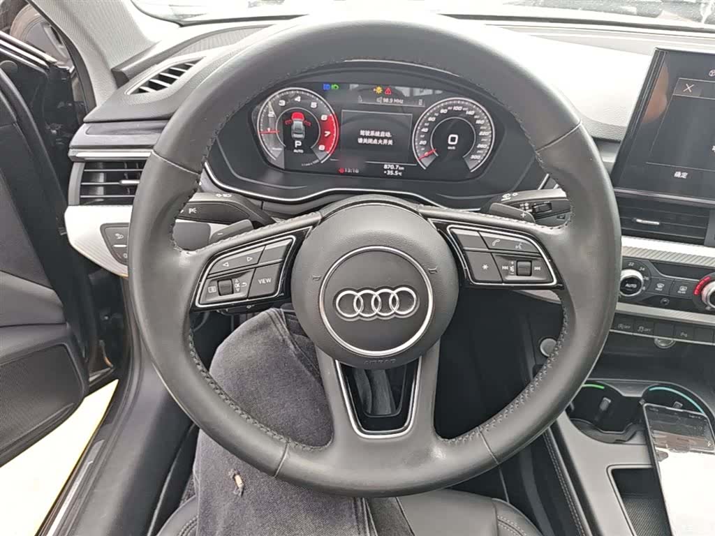 Audi A4L, 2021 11