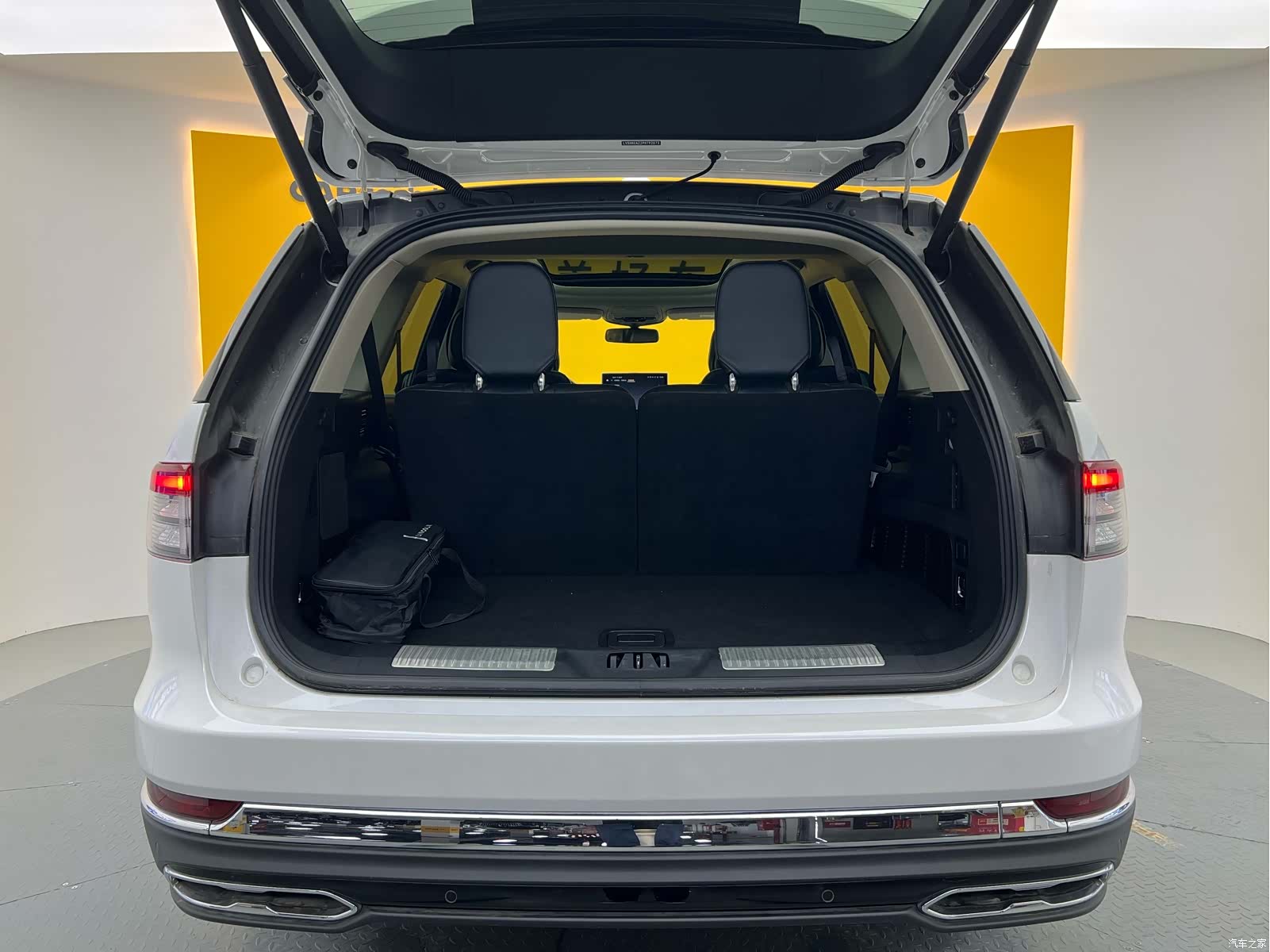 Lincoln Aviator, 2024 32