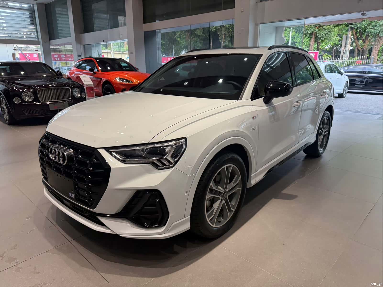 Audi Q3, 2023 1