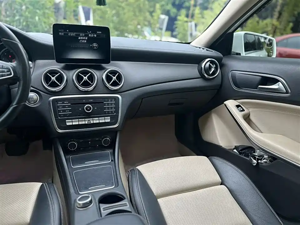Mercedes-Benz GLA