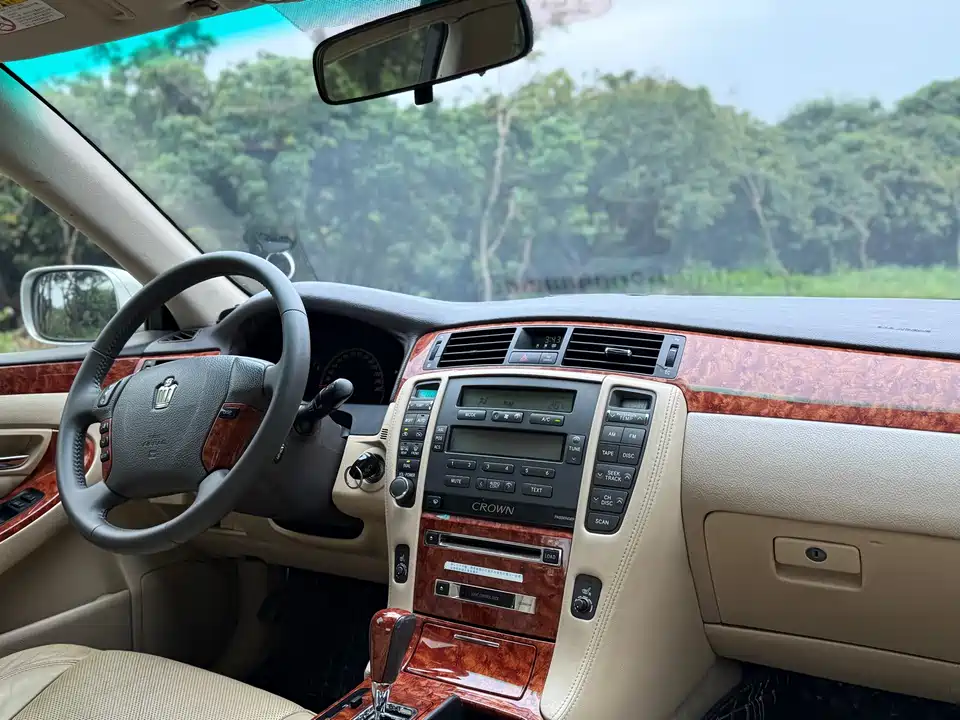Toyota crown