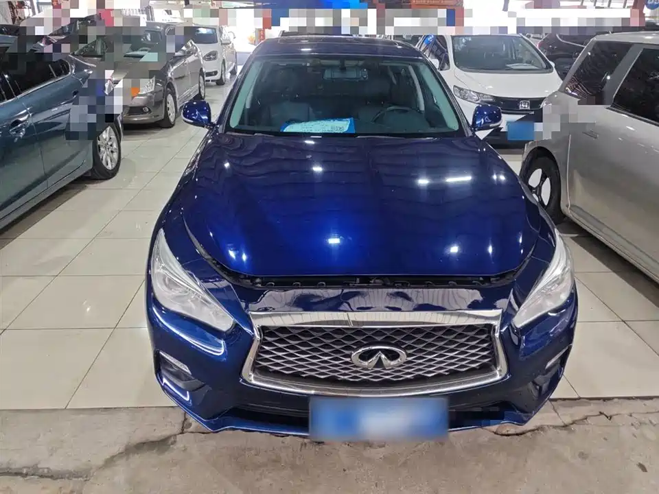 Infiniti Q50L
