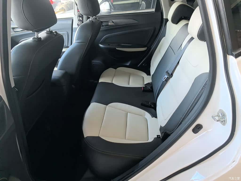 Changan CS35, 2018 17