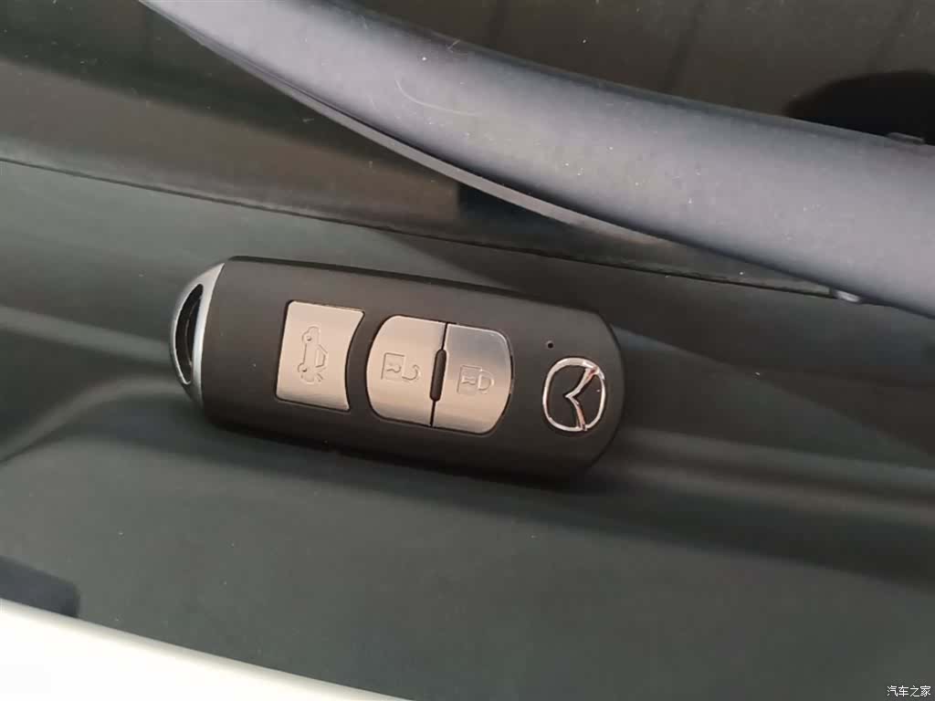 Mazda Mazda3, 2017 9