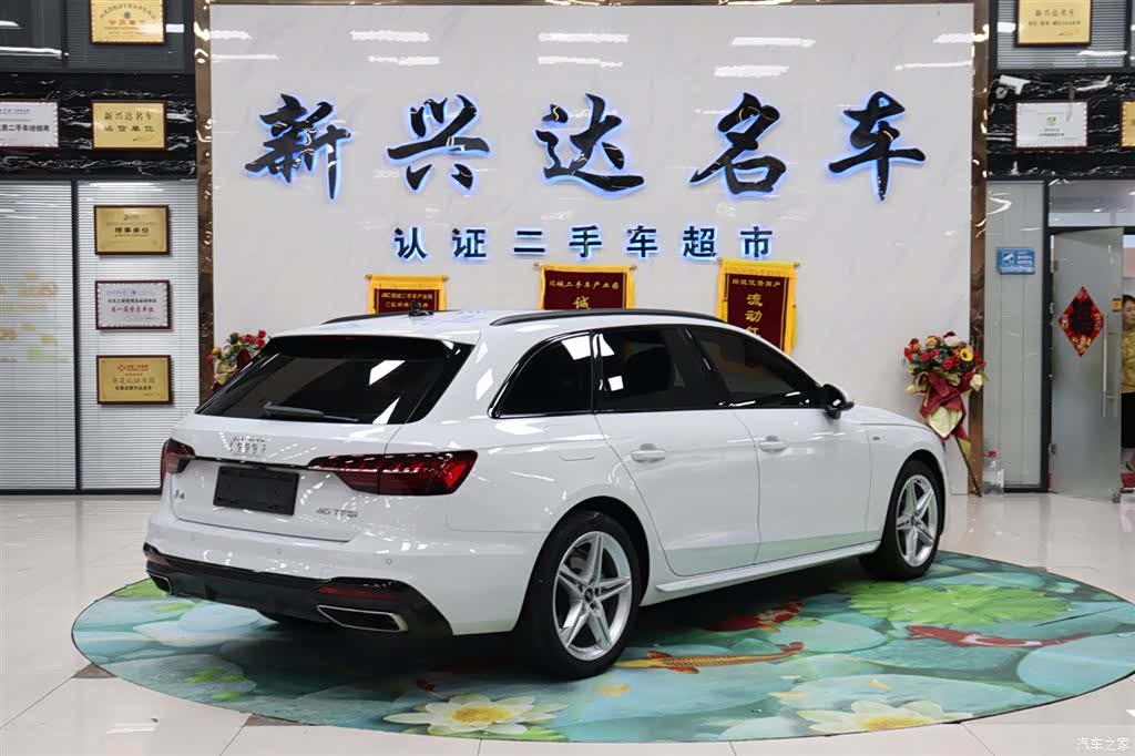 Audi A4, 2022 все фото