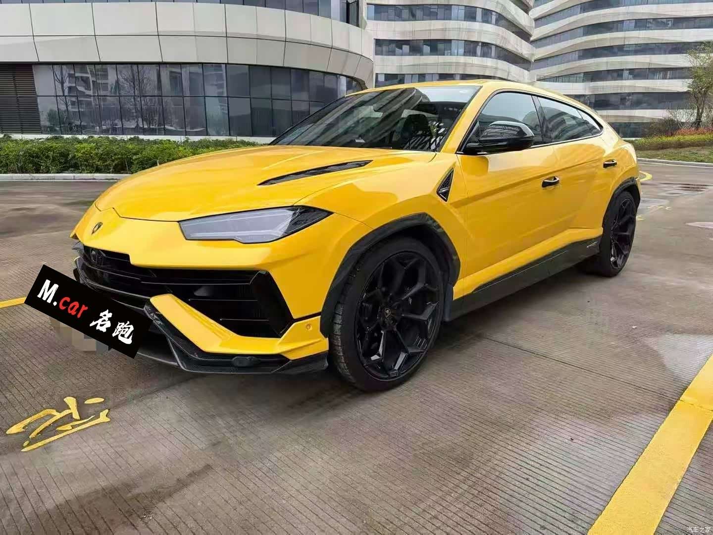 Lamborghini Urus, 2023 3