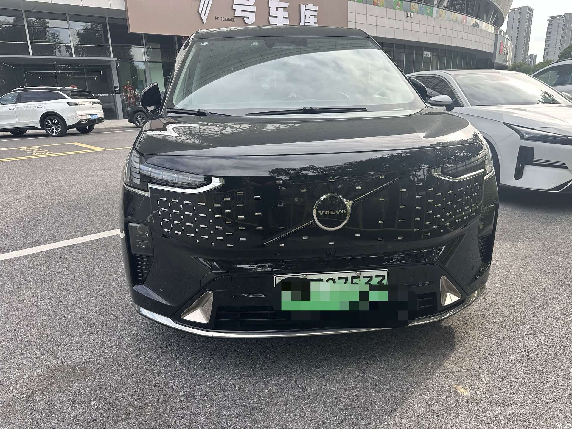 Volvo EM90, 2024 1