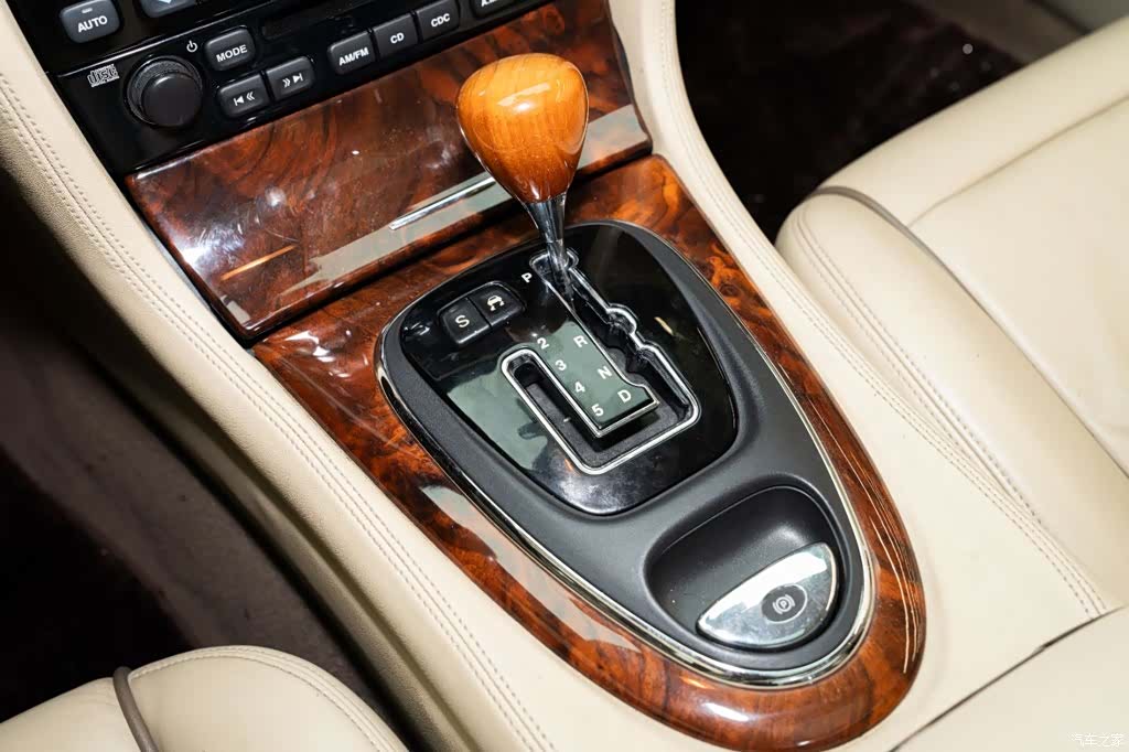 Jaguar XJ, 2006 14