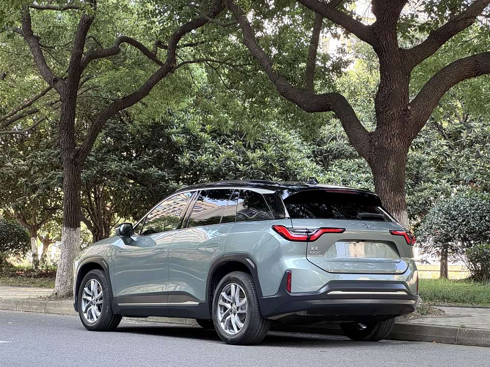 NIO ES6