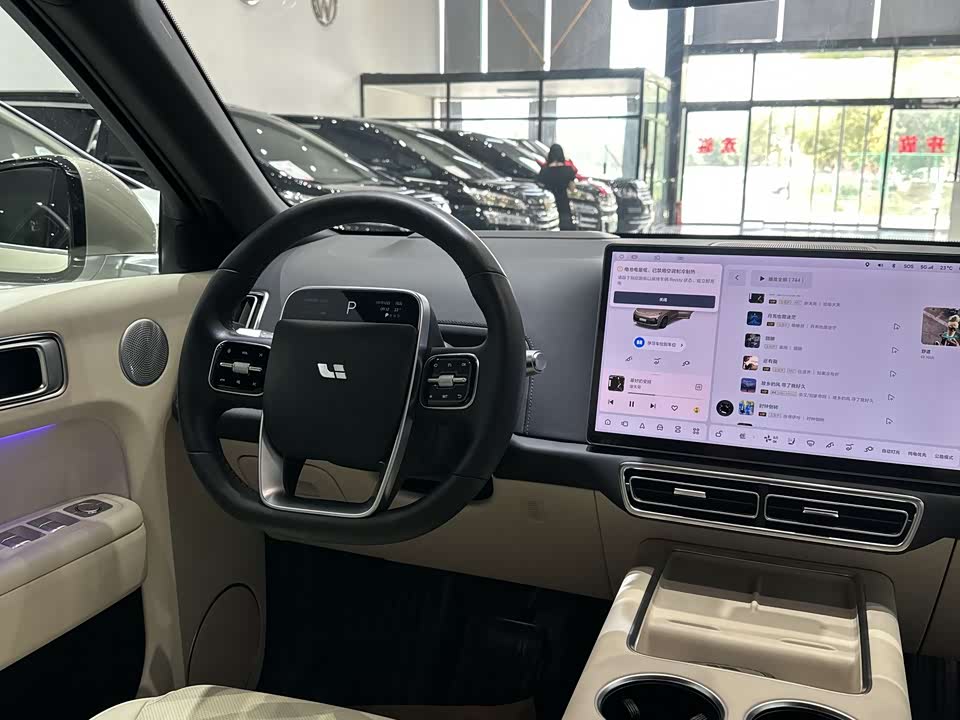Li Auto Ideal L8