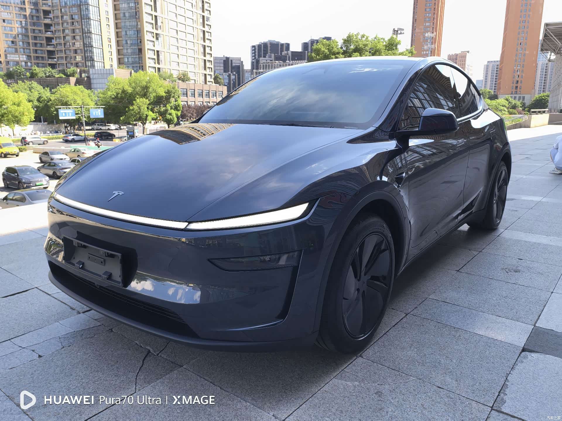 Tesla Model Y, 2025 1