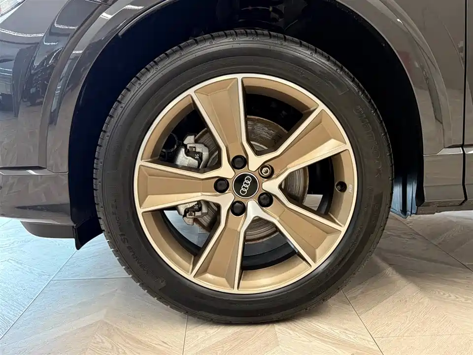Audi Q2L Audi Q2L