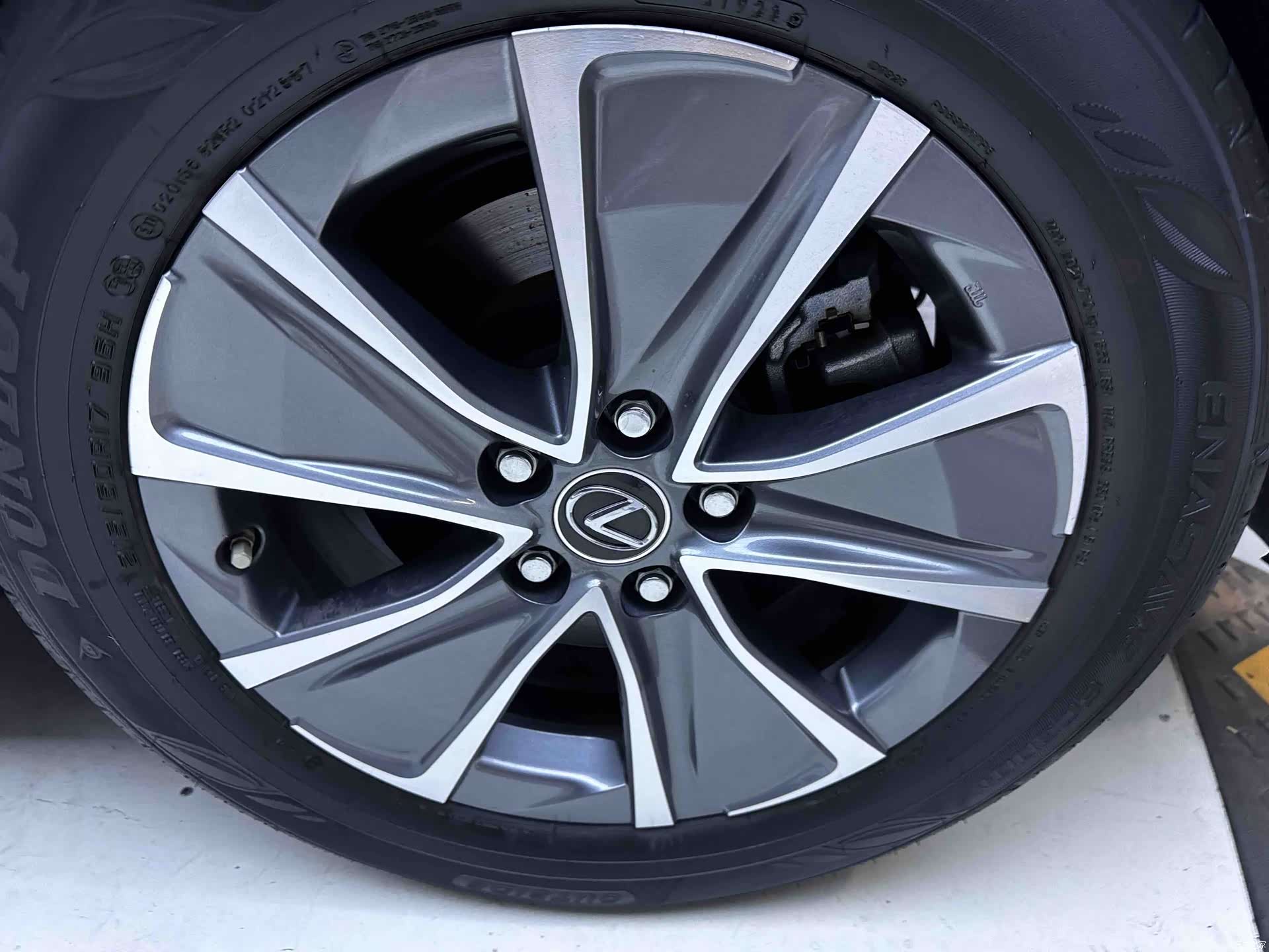 Lexus UX, 2021 24