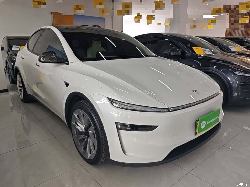 Tesla Model Y, 2025 4