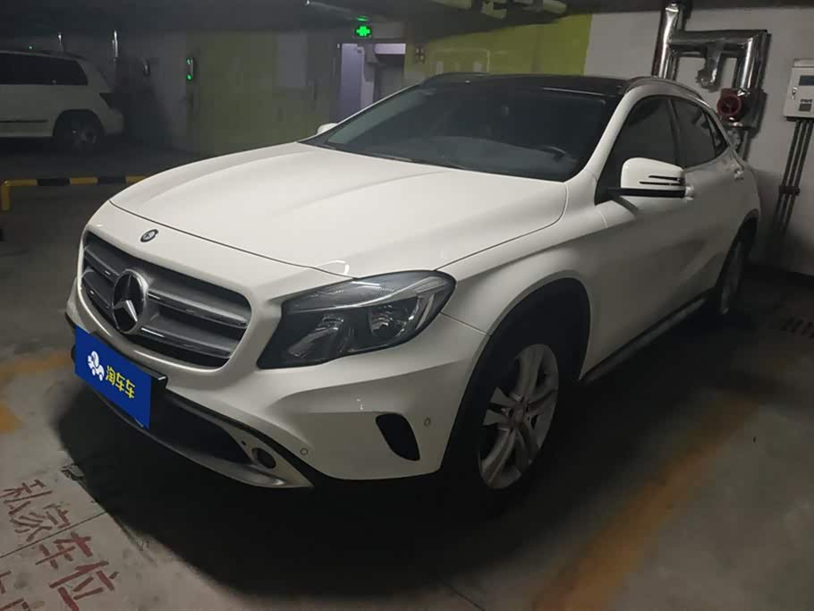 Mercedes-Benz GLA Mercedes-Benz GLA