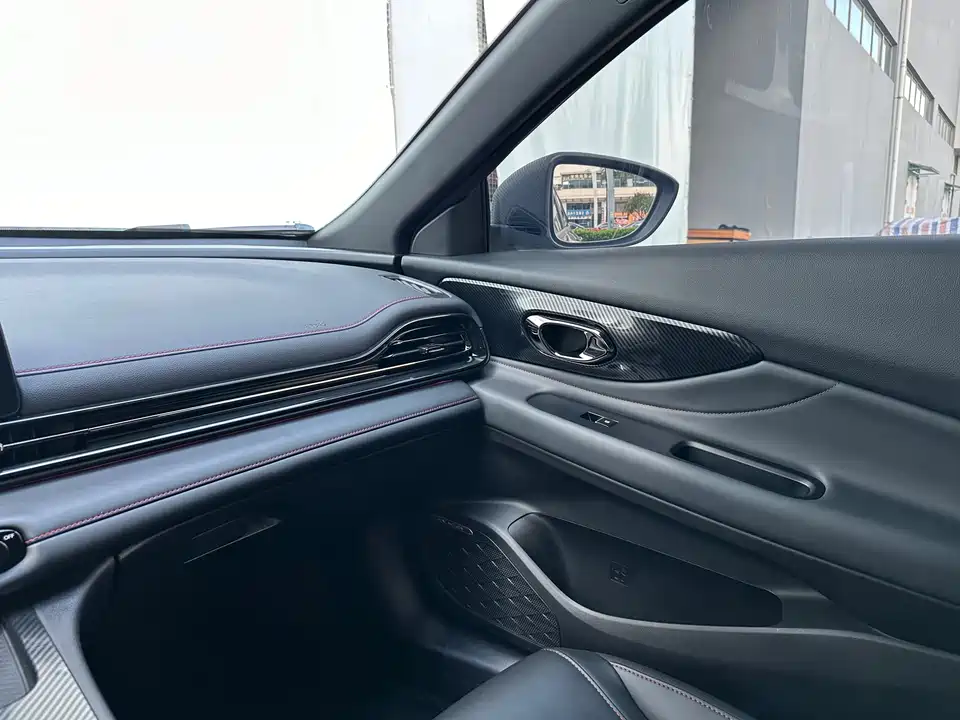 Trumpchi Shadow Leopard