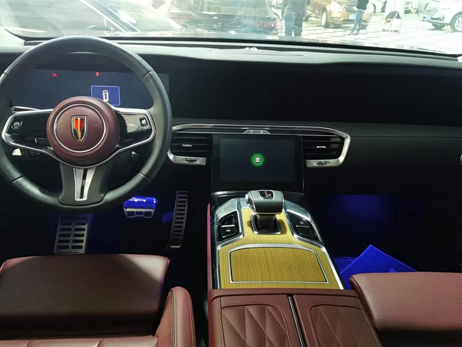 Hongqi E-HS9