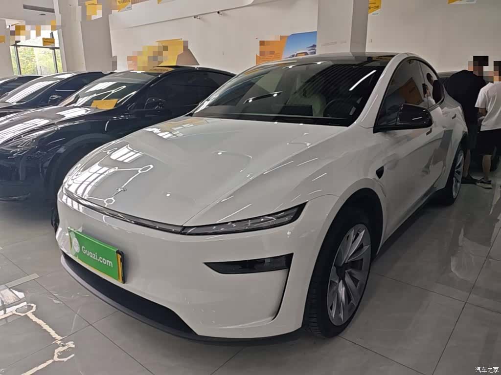 Tesla Model Y, 2025 2