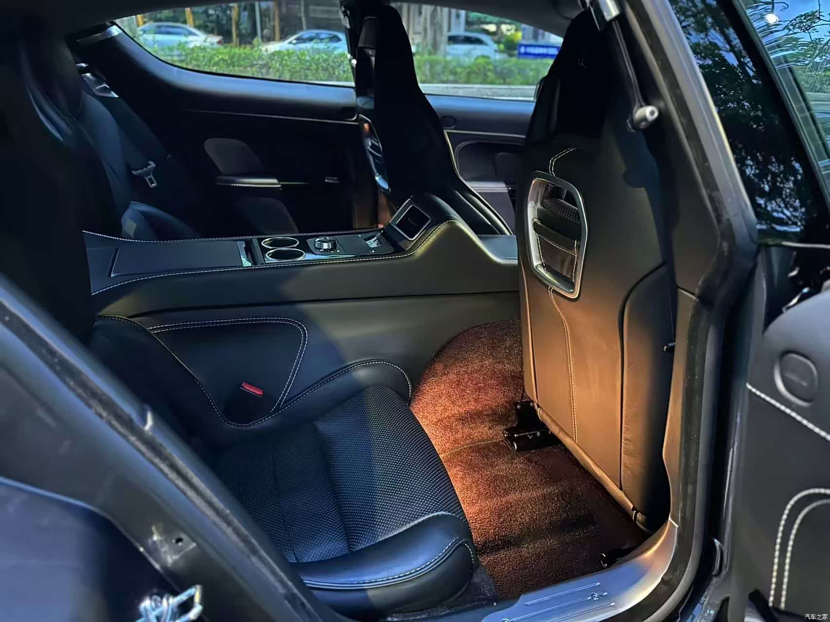 Aston Martin Rapide, 2013 13