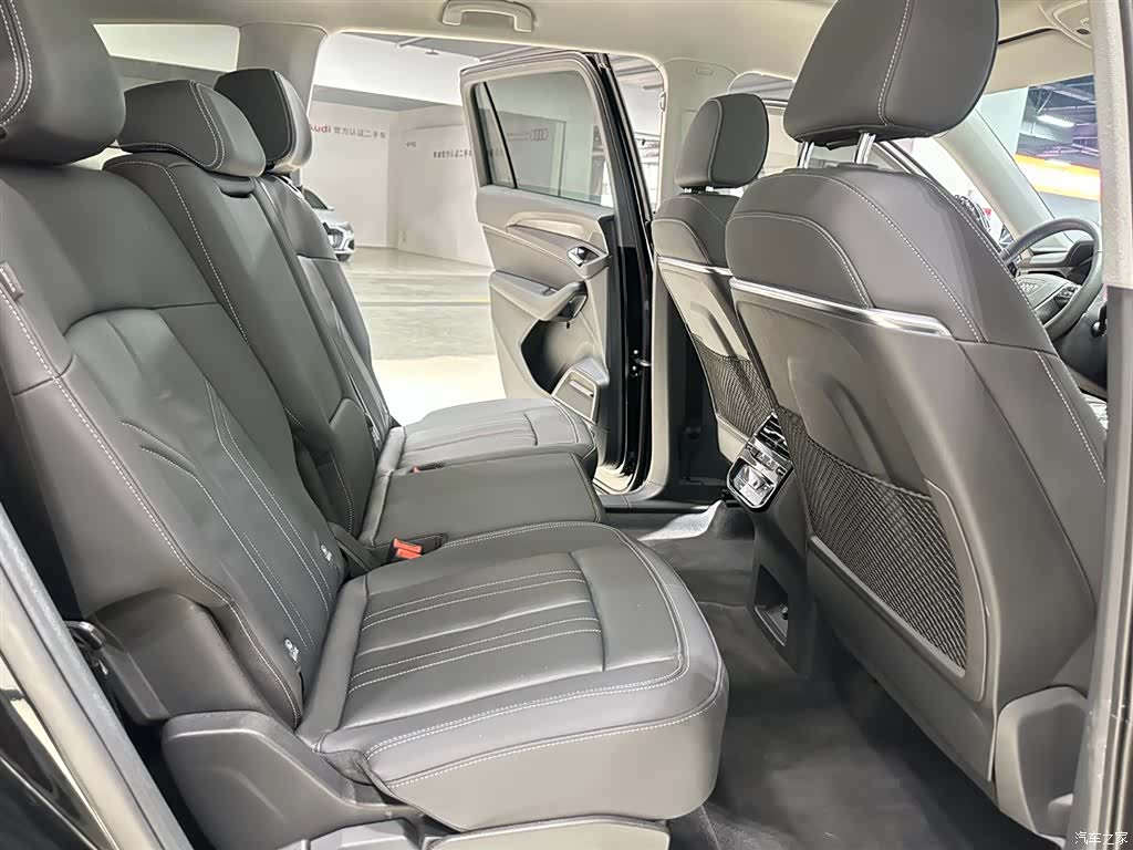 Audi Q6, 2025 14