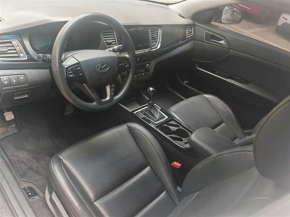 Hyundai Name picture