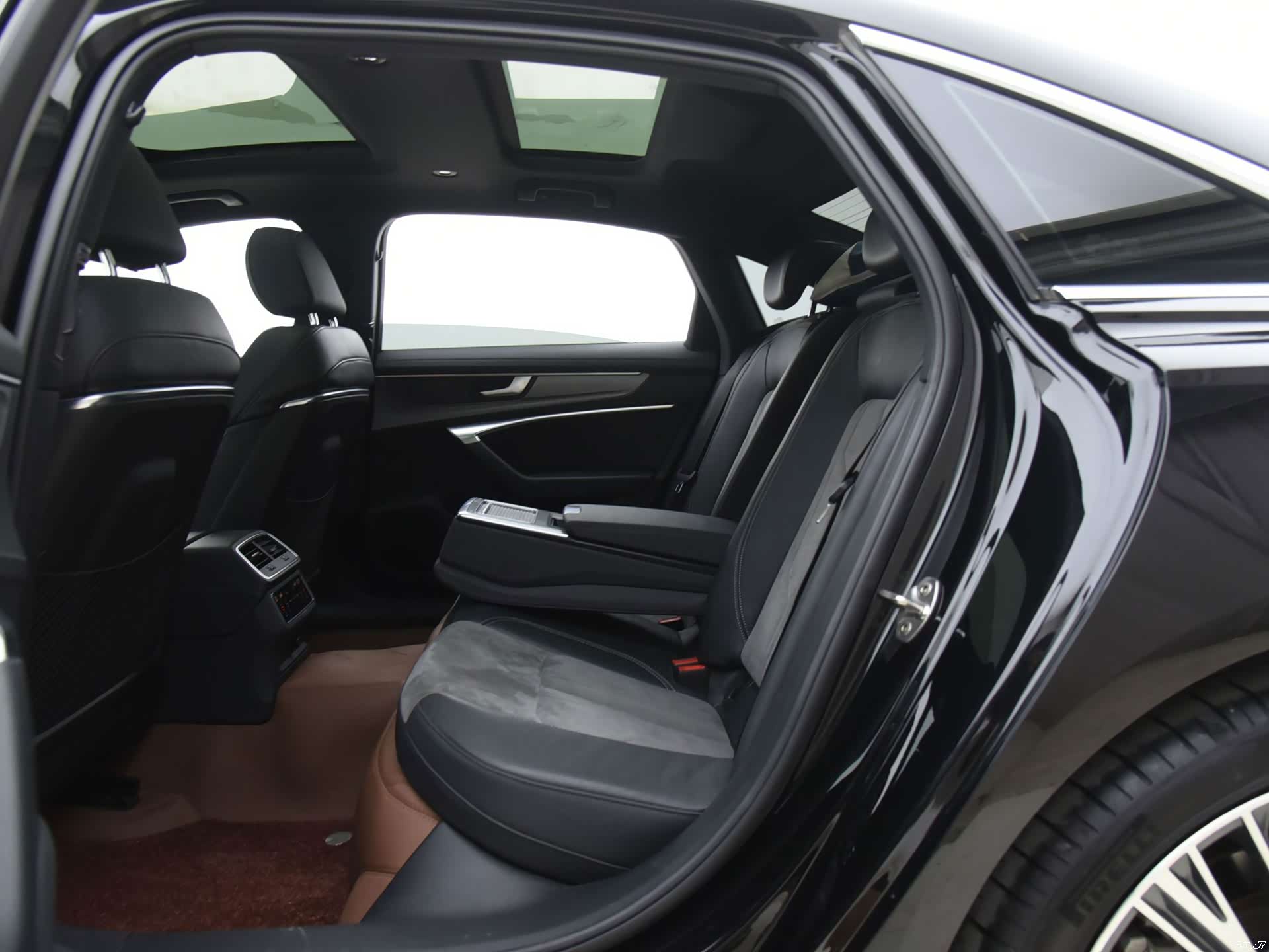 Audi A6L, 2022 8