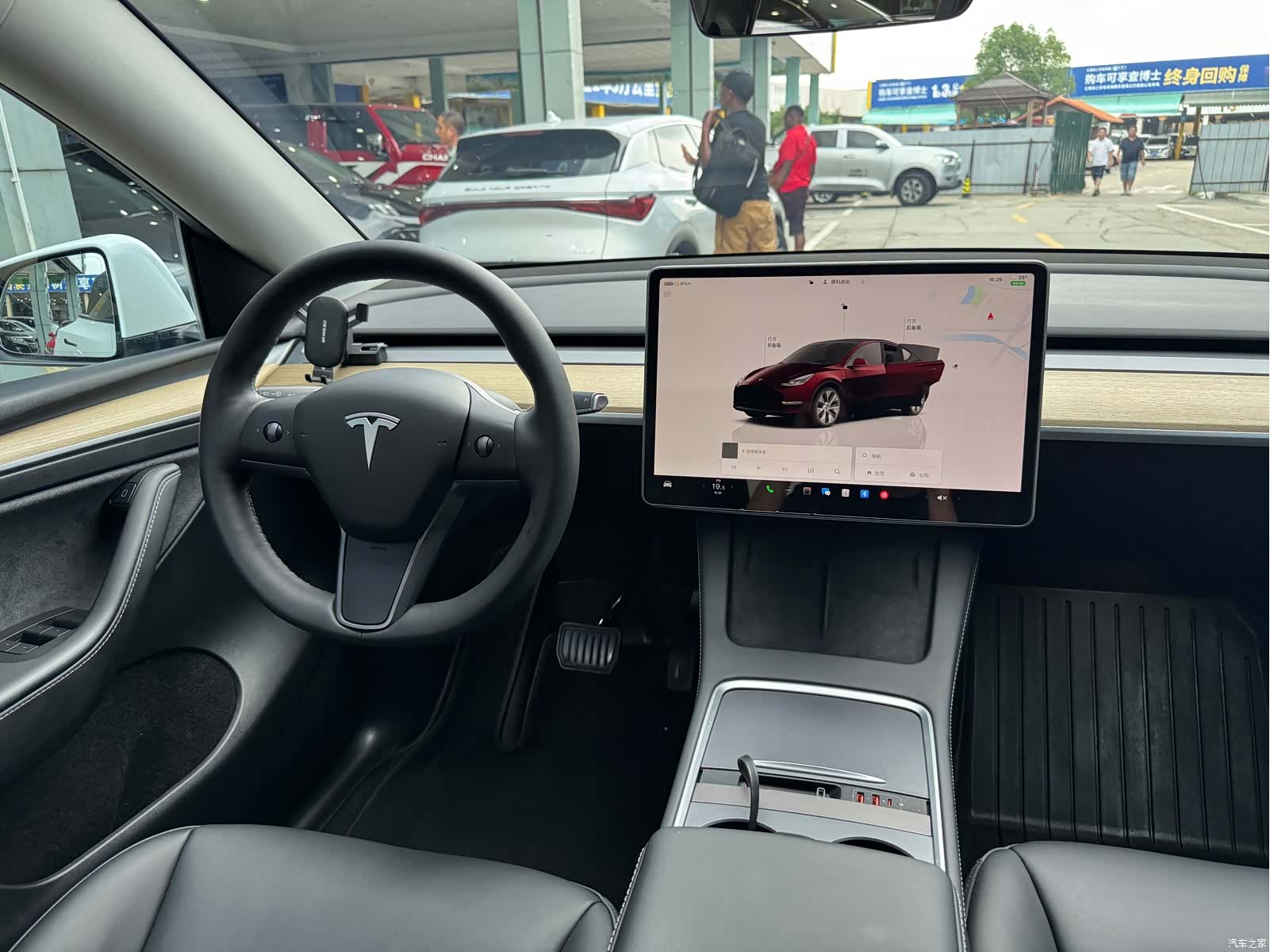 Tesla Model Y, 2023 11