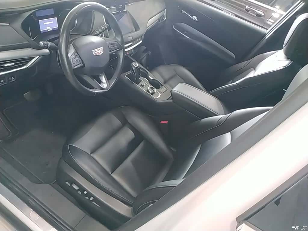Cadillac XT4, 2019 11