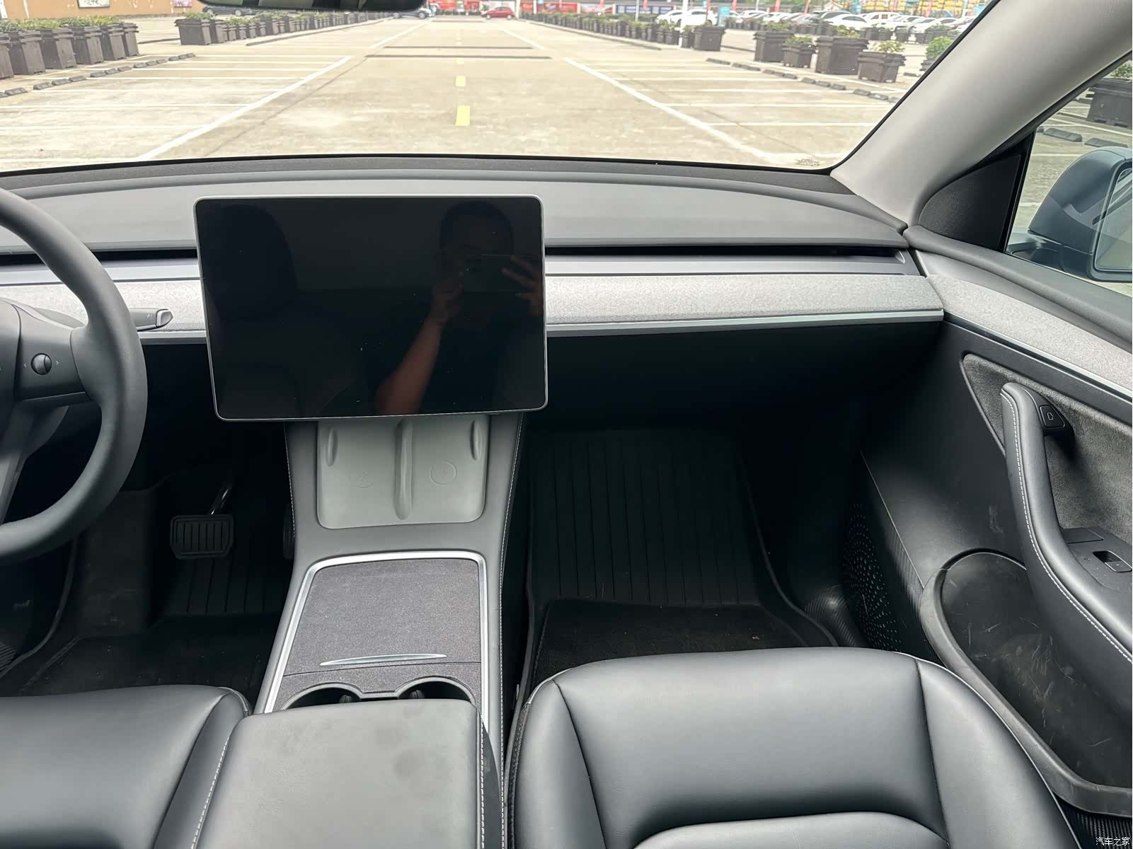 Tesla Model Y, 2024 12