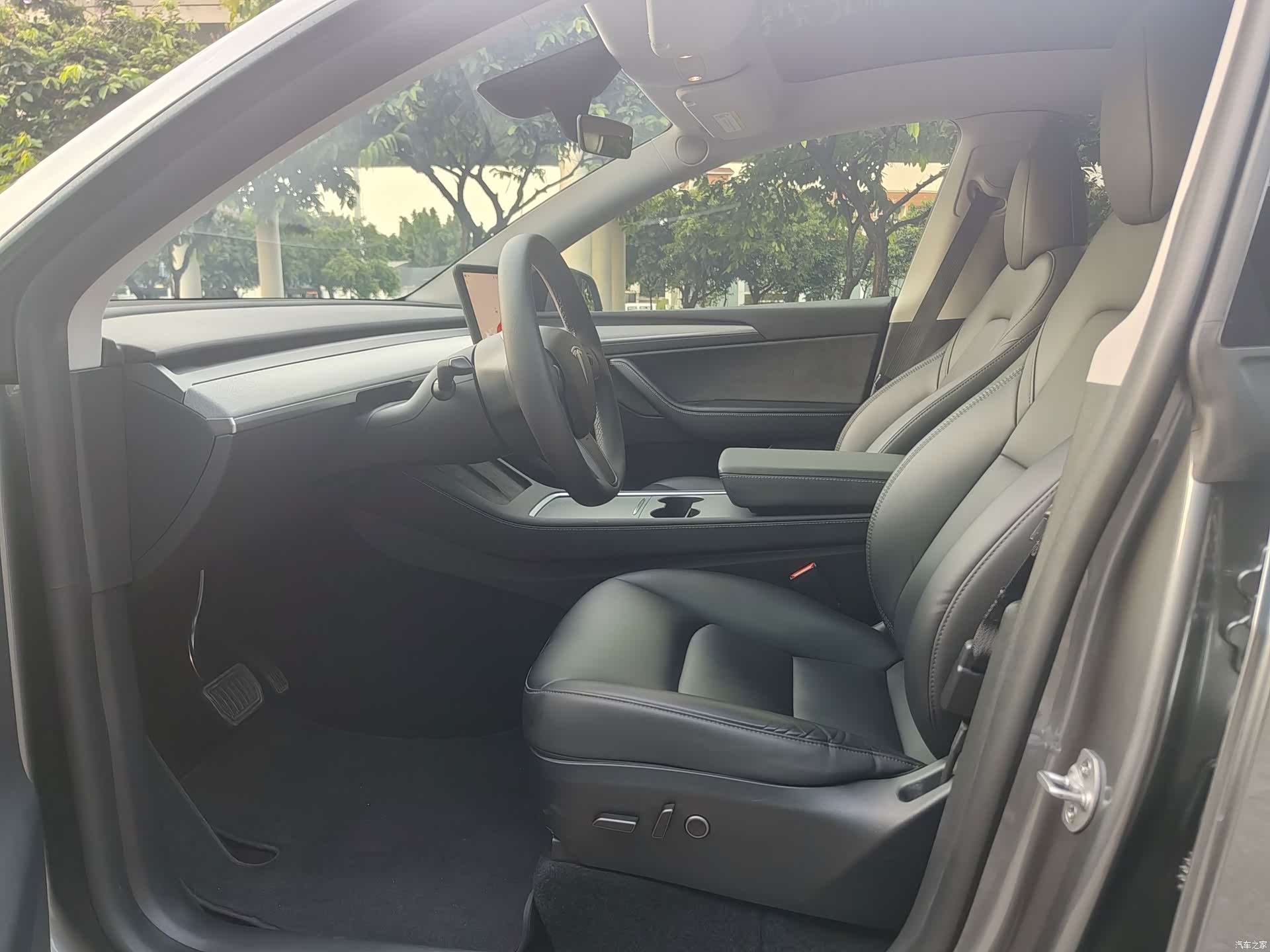 Tesla Model Y, 2024 7
