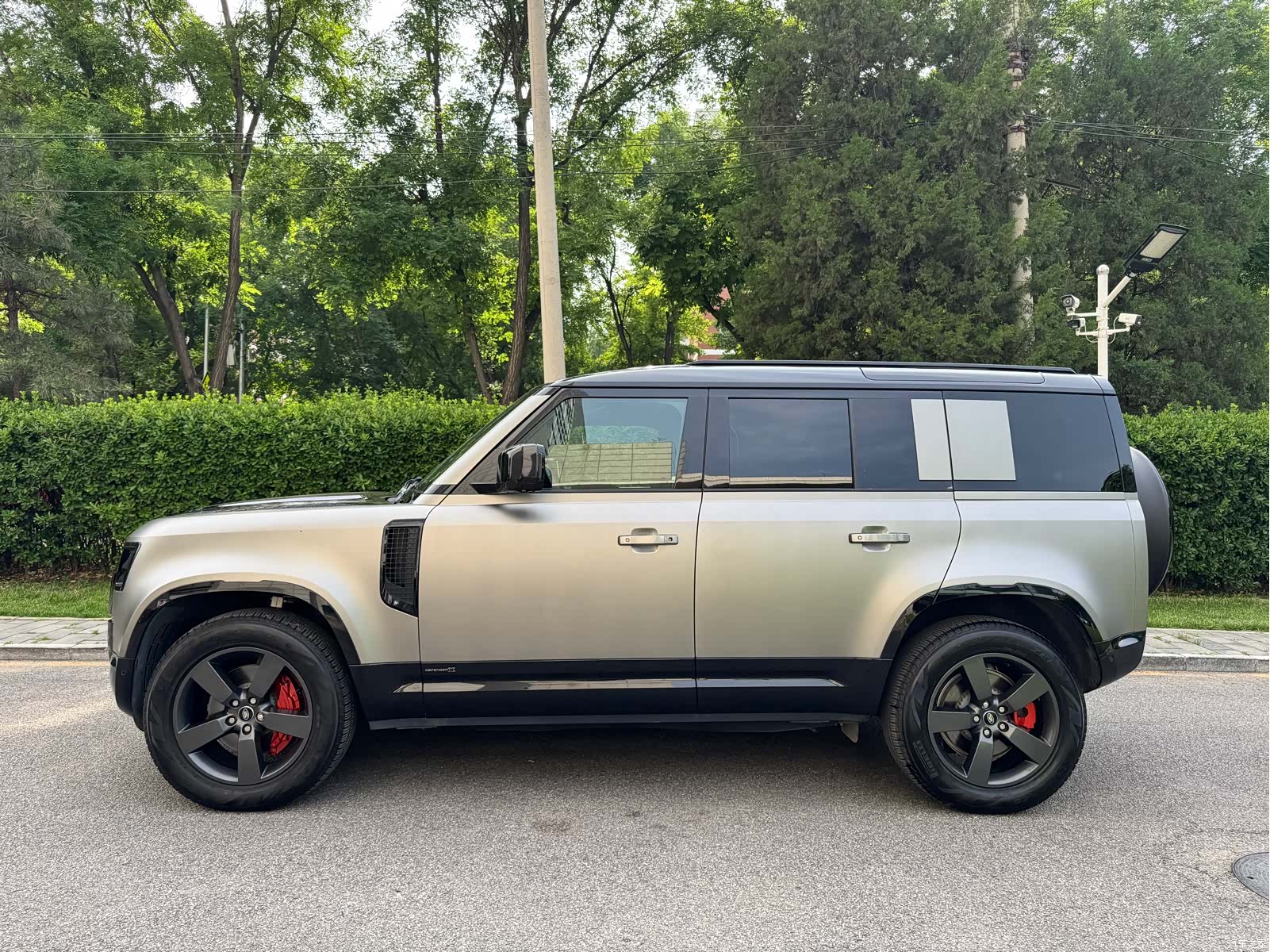 Land Rover Defender, 2025 3