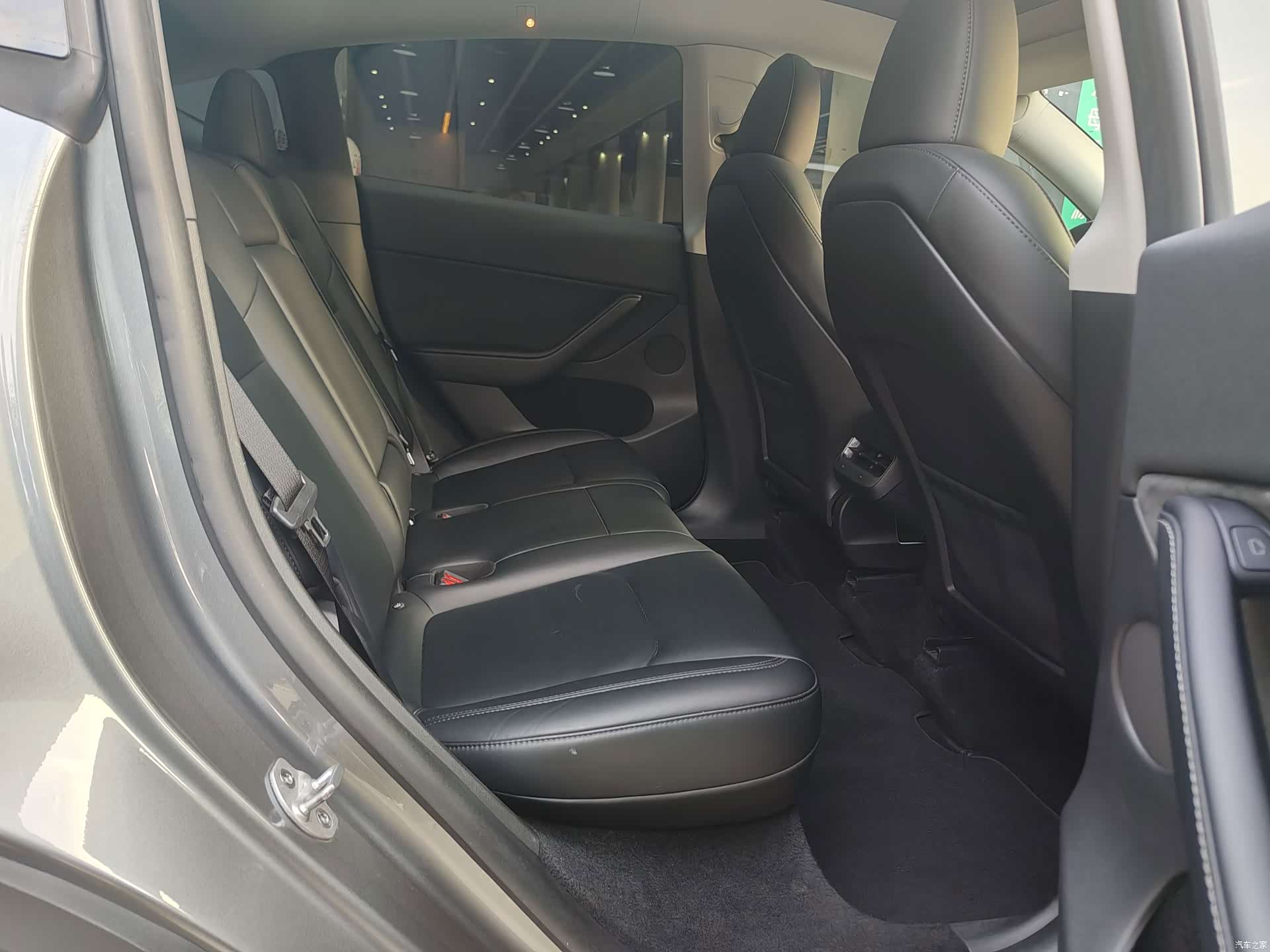 Tesla Model Y, 2024 10