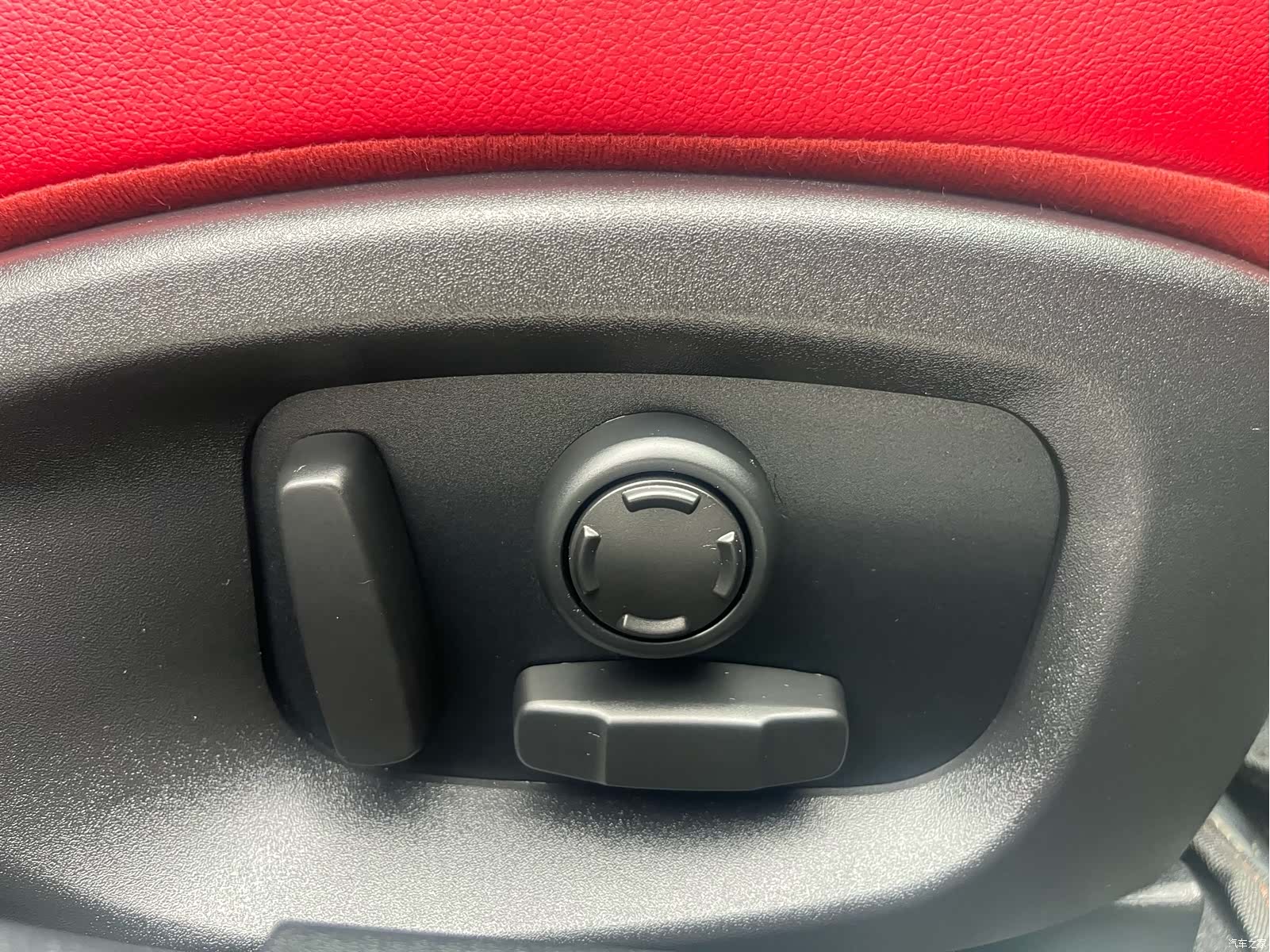 Land Rover XEL, 2023 24