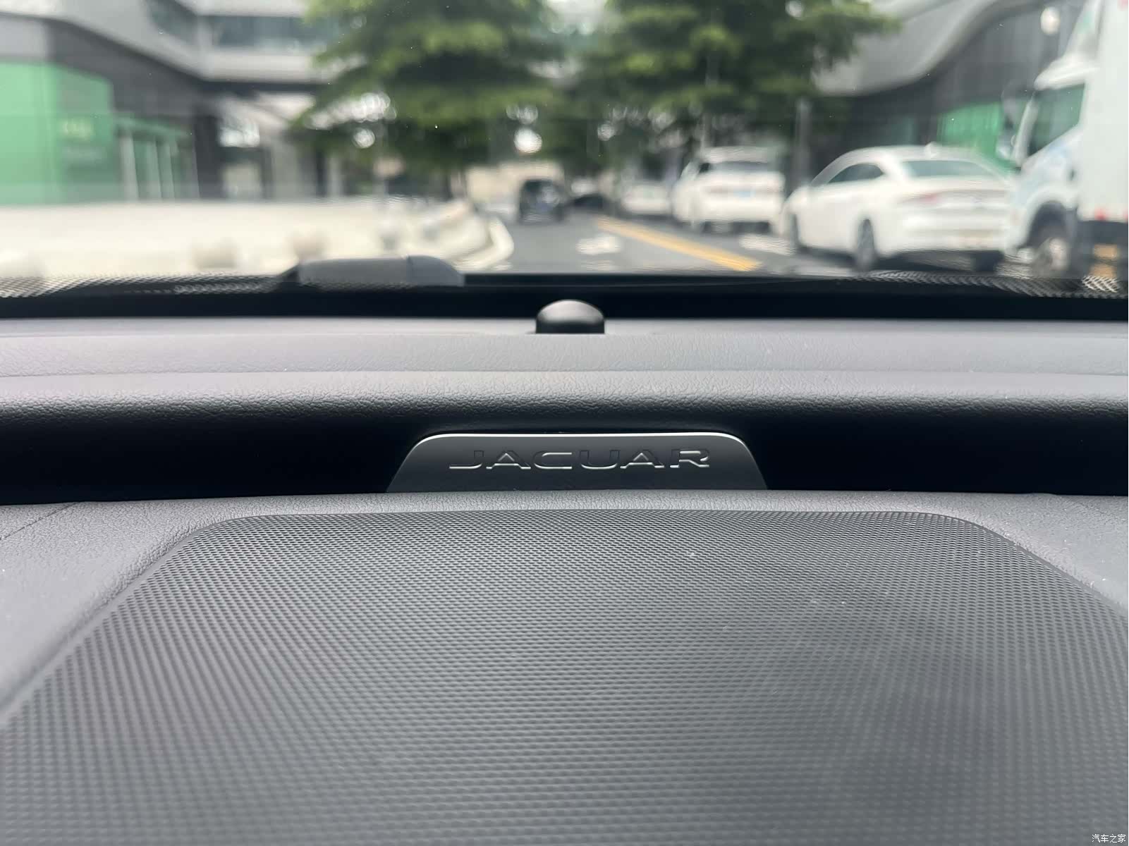 Land Rover XEL, 2023 35