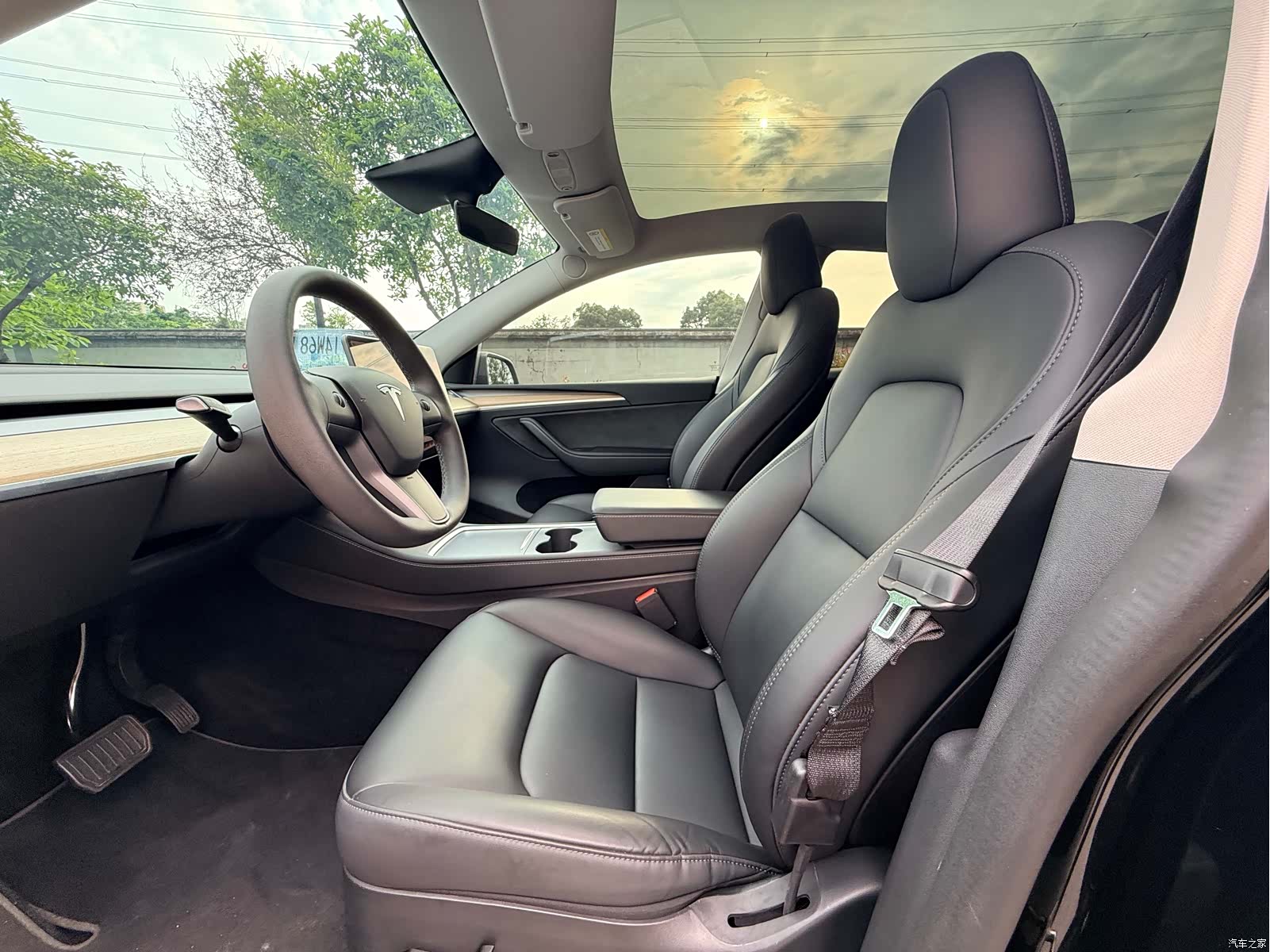 Tesla Model Y, 2022 4
